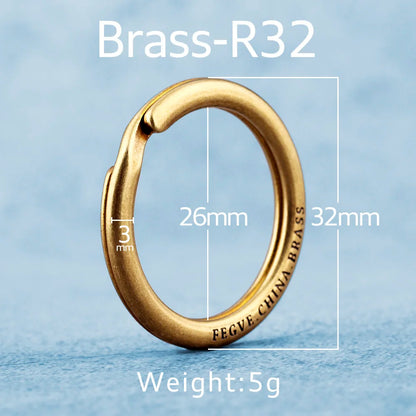 Brass Titanium Zirconium Stainless Steel Key Rings Keychains Buckle Man Luxury Car Keychain for Male Creativity Gift Wholesale