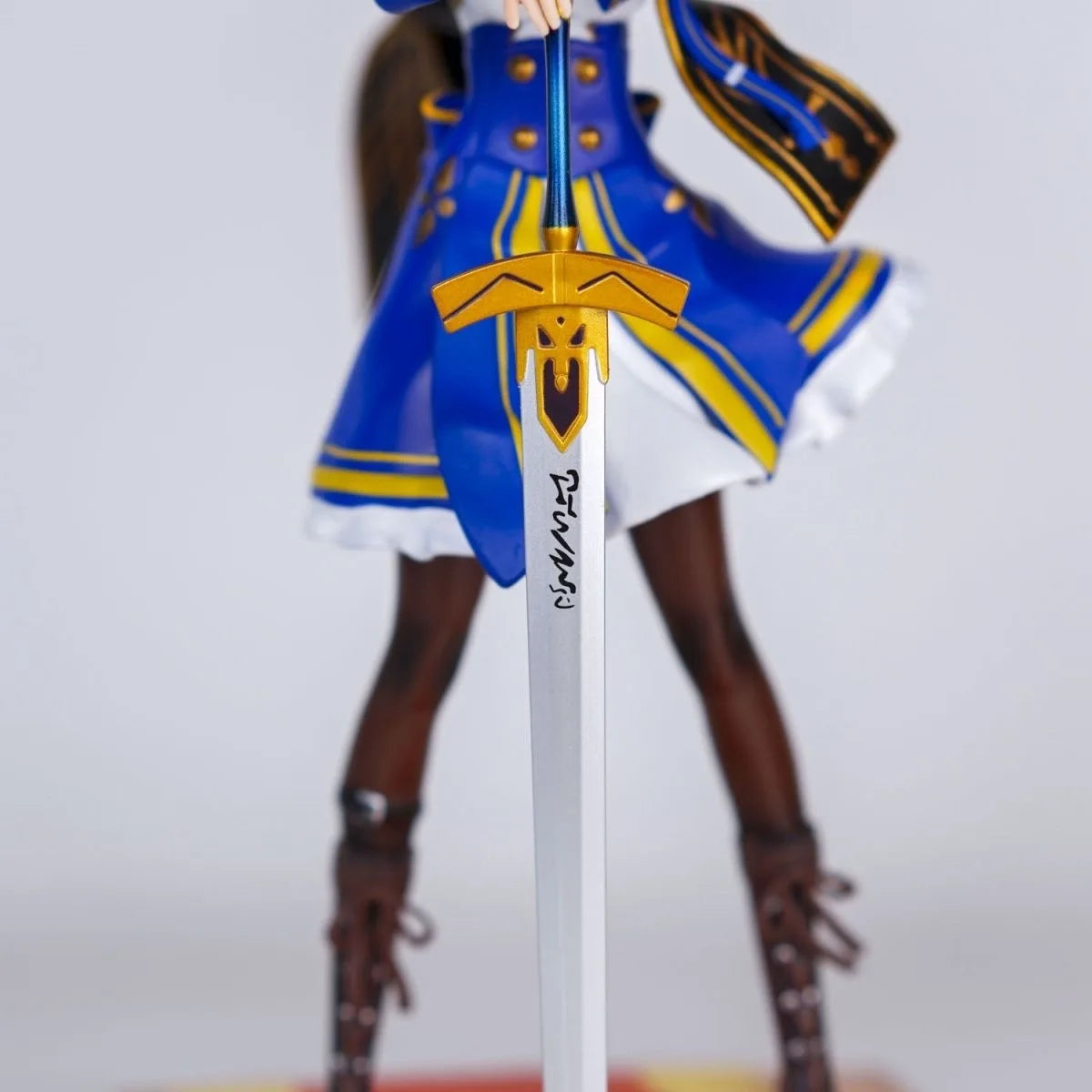 【C4 STUDIO】24cm/9.45 Inch Anime Saber Fate/stay night GK Altria Pendragon Figure Standing Statue Collectible Model Toy Gift