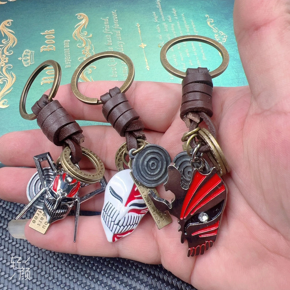 26cm Bleach Mini Tensa Zangetsu Sword Keychain for Fans Anime Peripherals Kurosaki Ichigo Metal Mask Pendant Keychain Gifts