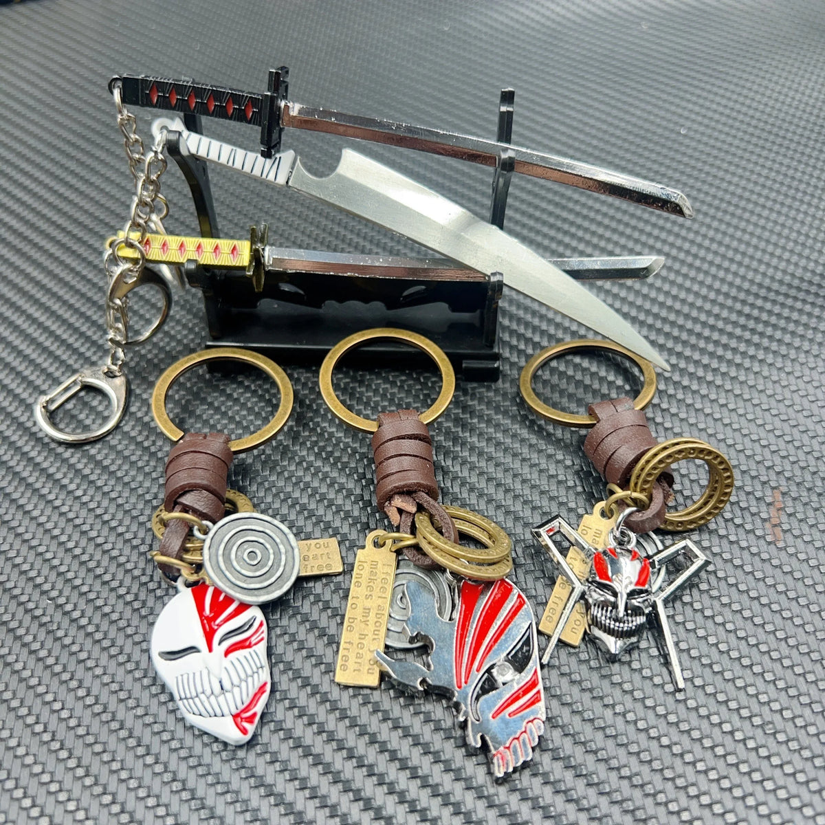 26cm Bleach Mini Tensa Zangetsu Sword Keychain for Fans Anime Peripherals Kurosaki Ichigo Metal Mask Pendant Keychain Gifts