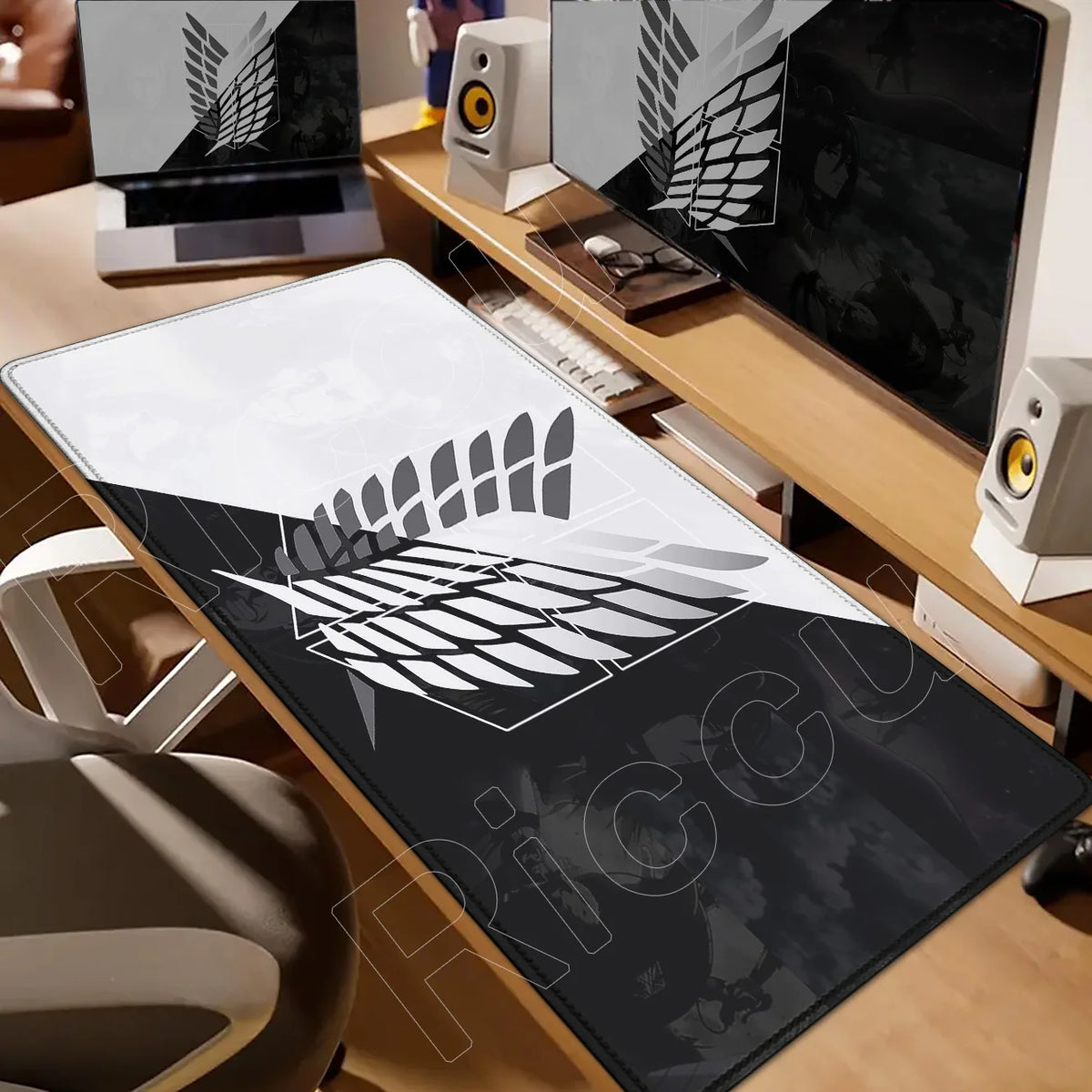 New HD Printing Attack on Titan Anime Desk Mat Large Lock Edge Mouse Pad Computer Mousepad Gaming Laptop Keyboard Mouse Mats Rug