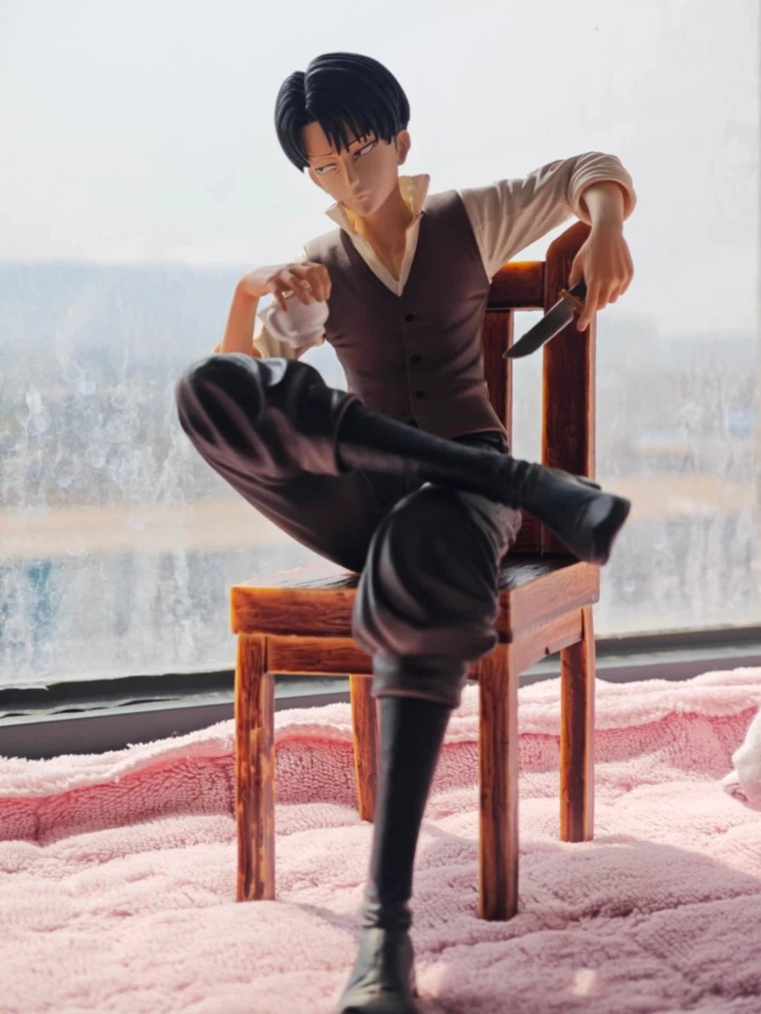 Attack On Titan Levi Ackerman Sitting Pose GK Figure Anime Statue Desktop Decoration Collectible Model For Anime Fans And Otaku