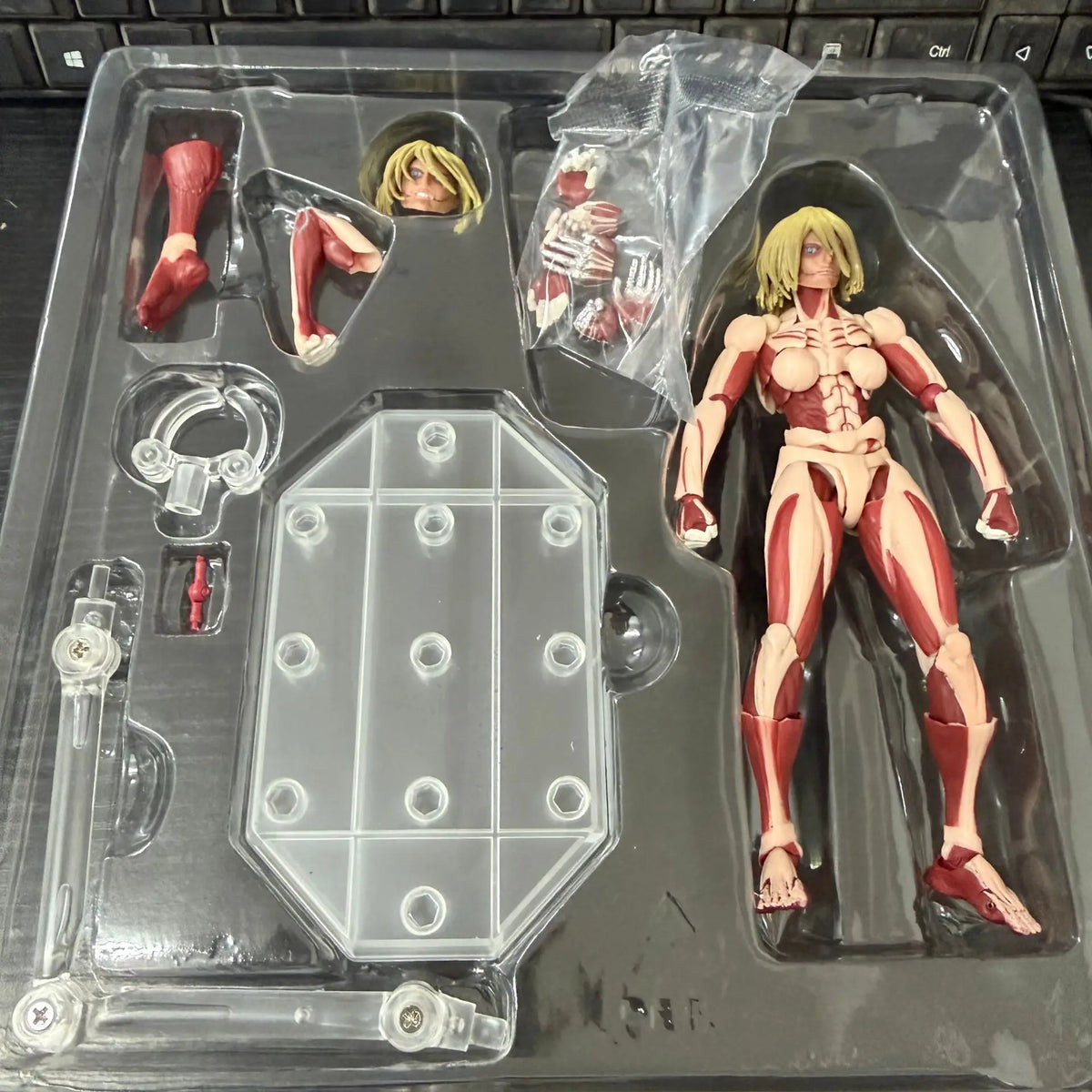 In Stock Kaiyodo Attack On Titan The Female Titan Amazing Yamaguchi Revoltech Action Figures Toy Figurine Ko Model Doll Gift