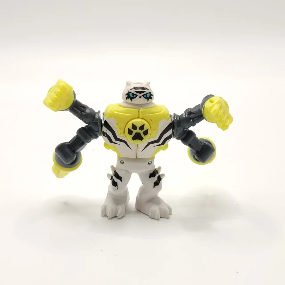 Legends of Akedo Ninja Bosses Fury Venom Claw Battling Ultra Beasts Gold Tusk Action Figures Collection Toys Best Gift
